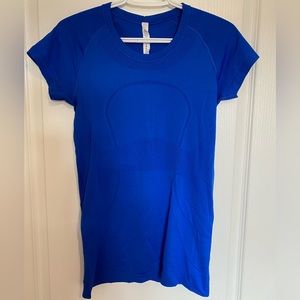 Lululemon T-shirt